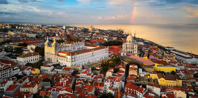 Intercâmbio em Lisboa: 5 benefícios dos cursos de verão