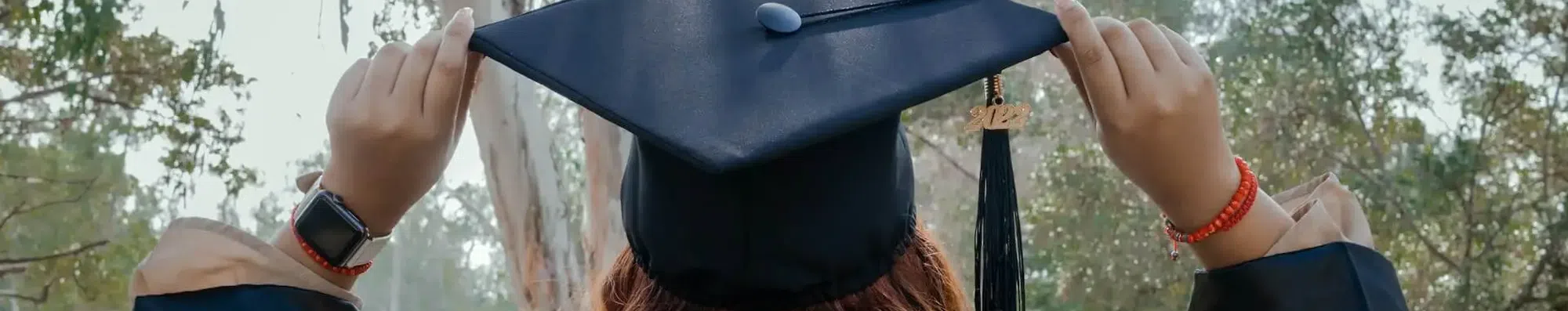 Faculdade trancada? Termine a graduação no exterior